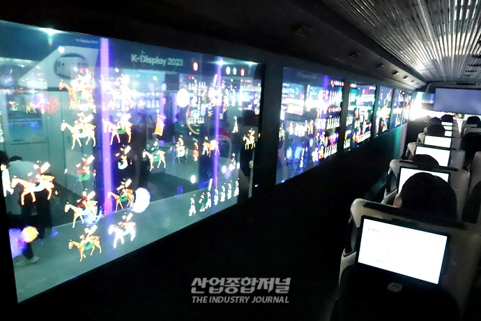 디스플레이 기술 진화, 차량안에서도 수원화성 역사 체험 - 산업종합저널 전시회