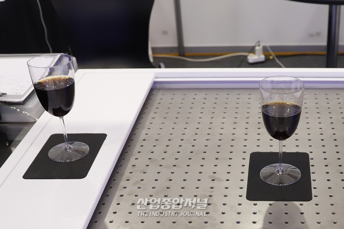 [산업VIEW]정밀제어 진동 잡는 테이블 - 산업종합저널 기계
