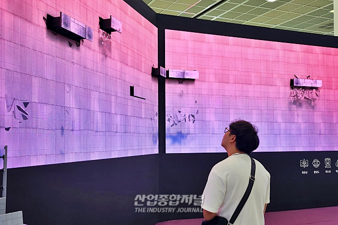시선집중! 살아 움직이는 키네틱 디스플레이 - 산업종합저널 전시회