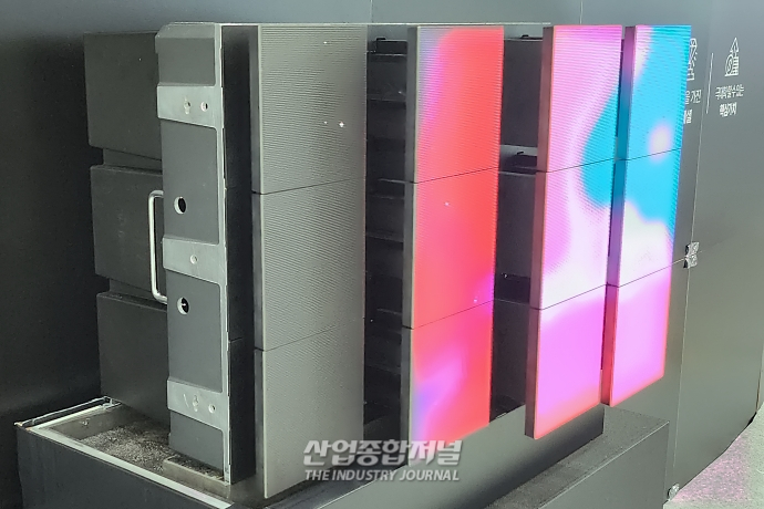 시선집중! 살아 움직이는 키네틱 디스플레이 - 산업종합저널 전시회