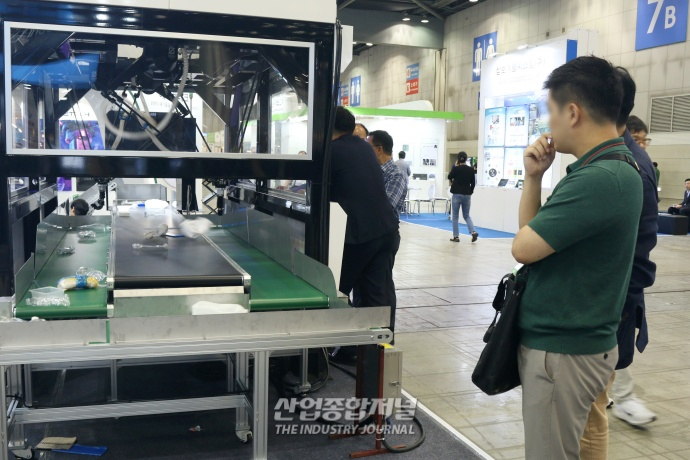 [산업VIEW] ‘RETECH 2023’에서 선보인 AI 폐기물 선별 기술 - 산업종합저널 전시회
