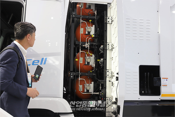 수소청소차가 수거한 쓰레기에서 수소 생산 - 산업종합저널 전시회