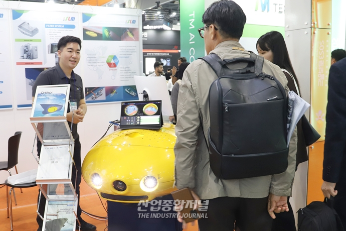 [ROBOT WORLD]잠수사가 하던 선체 청소, 로봇이 나선다 - 산업종합저널 기계