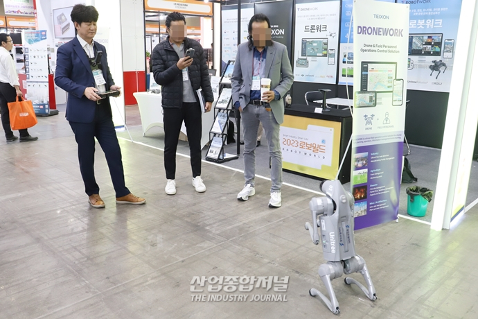 [ROBOT WORLD]로봇관제 시스템으로 위험구역 순찰 - 산업종합저널 기계