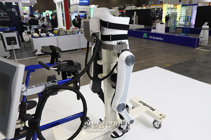 [ROBOT WORLD] 환자의 일상생활 복귀 지원하는 로봇 - 산업종합저널 전시회