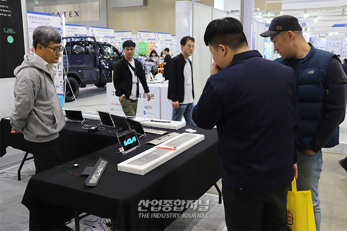 도어스커프, 안전장비 등에 사용하는 ‘면상발광체’ - 산업종합저널 전시회