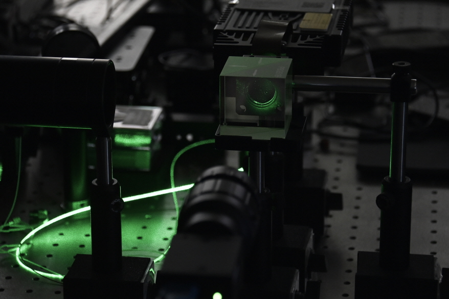 홀로그램 디스플레이 시야각 협소문제 실마리 풀다 - 산업종합저널 전자