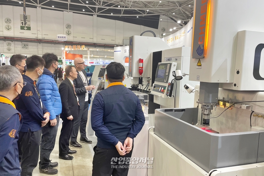 공작기계 수출 및 수주 전반적으로 마이너스 성장 - 산업종합저널 기계