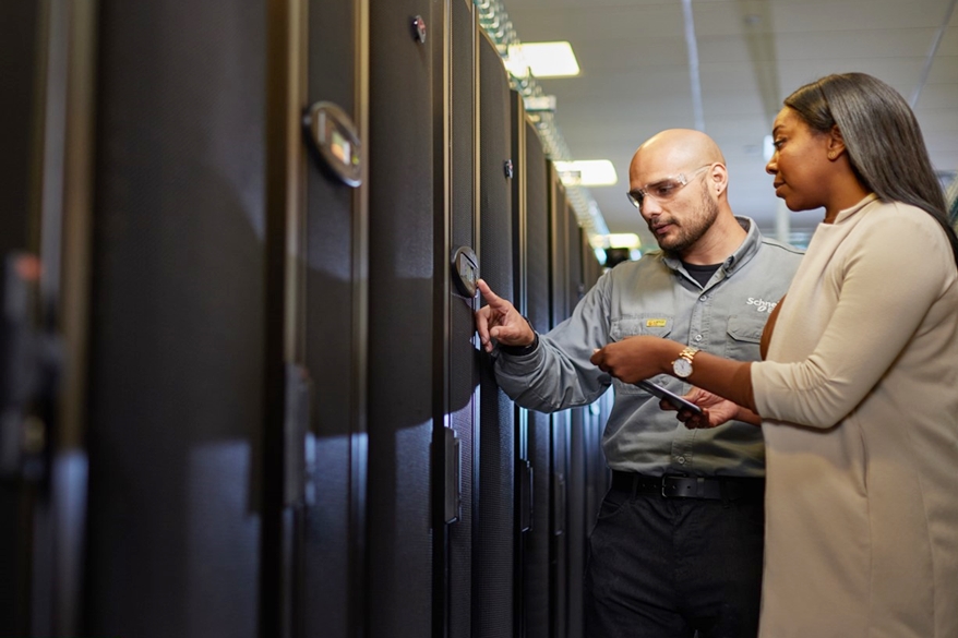 전 세계적인 인공지능(AI)의 열풍 속 데이터센터 전력 관리 필수 - 산업종합저널 전기
