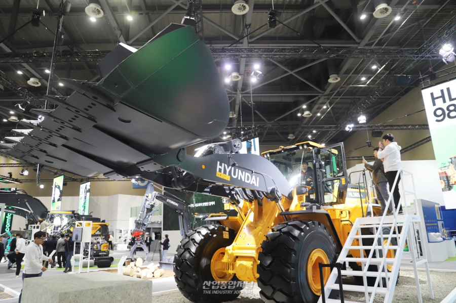 한국국제건설기계전 개막, 수출 마케팅 강화 및 첨단 기술 전시 - 산업종합저널 기계