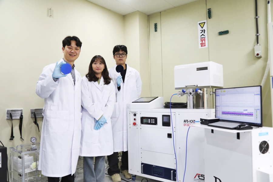 플라즈마 기반 4인치 웨이퍼 개발, AI 반도체 혁신 가능성 제시 - 산업종합저널 전자