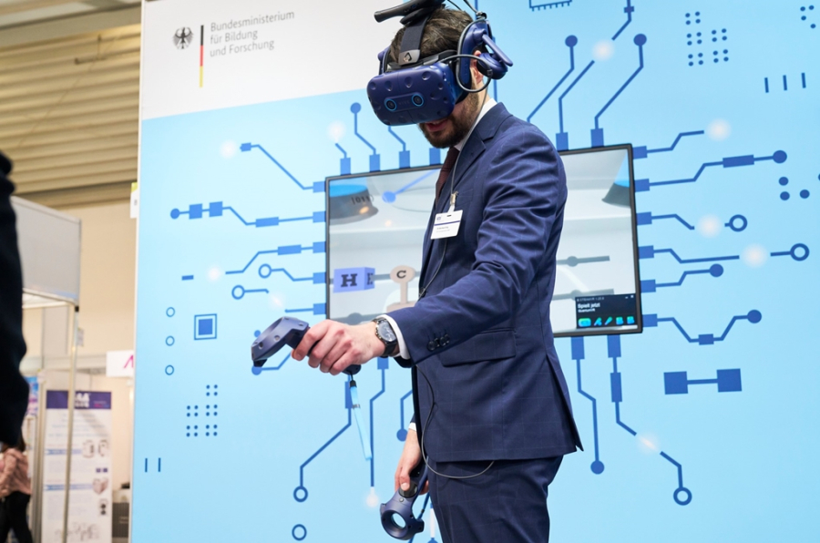 한국 광전자 기업, 세계 시장 도전 - 산업종합저널 전시회