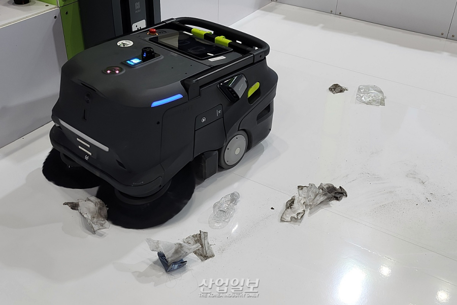 청소·복귀까지 완벽하게…세림로보틱스, AI 청소로봇 시연