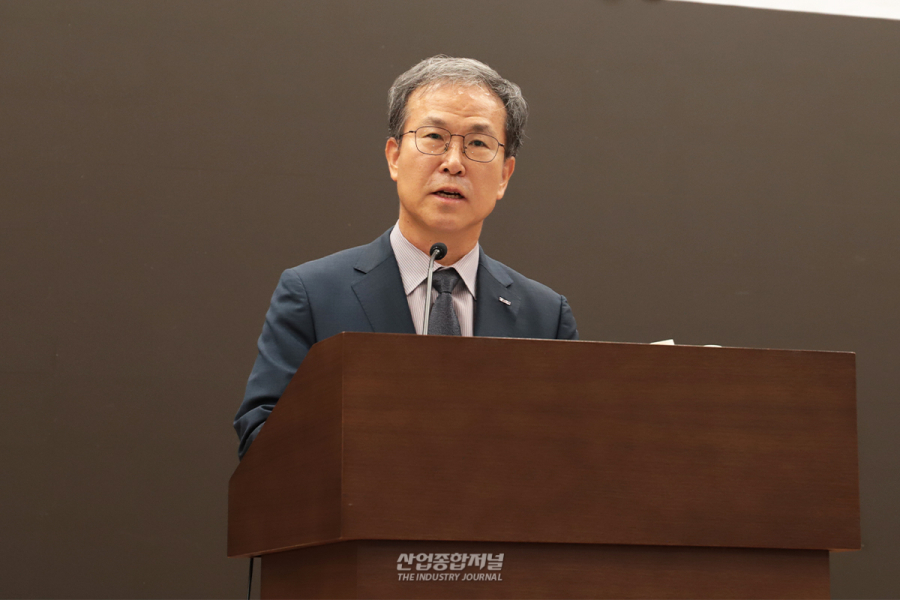 6G·AI 네트워크 혁신 논의하는 토론회 개최…통신·네트워크 전문가 총출동 - 산업종합저널 전자