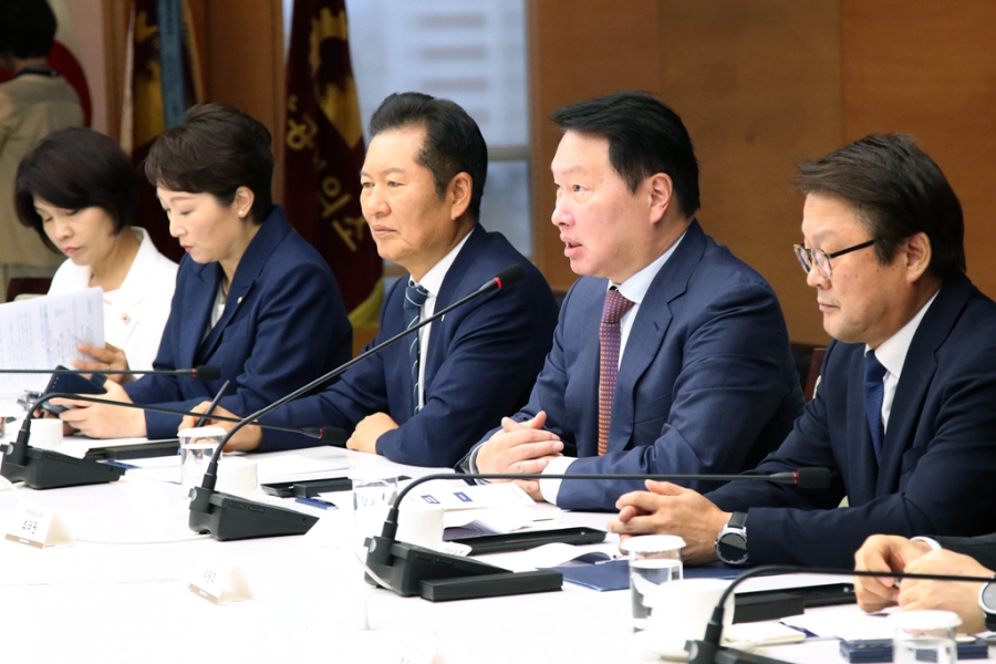 대한상의·민주당, 정기국회 앞두고 경제현안 총력 논의 - 산업종합저널 동향