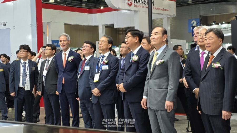 기계산업 전 밸류체인 집결… ‘2025 아시아 기계 & 제조 산업전(AMXPO)’ 개막 - 산업종합저널 기계