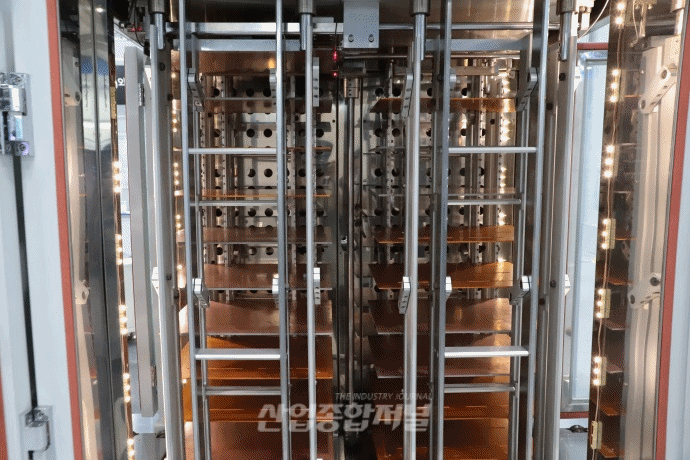 [움짤뉴스] 공간 효율 향상하는 ‘수직 컨베이어 건조기’ - 산업종합저널 전시회