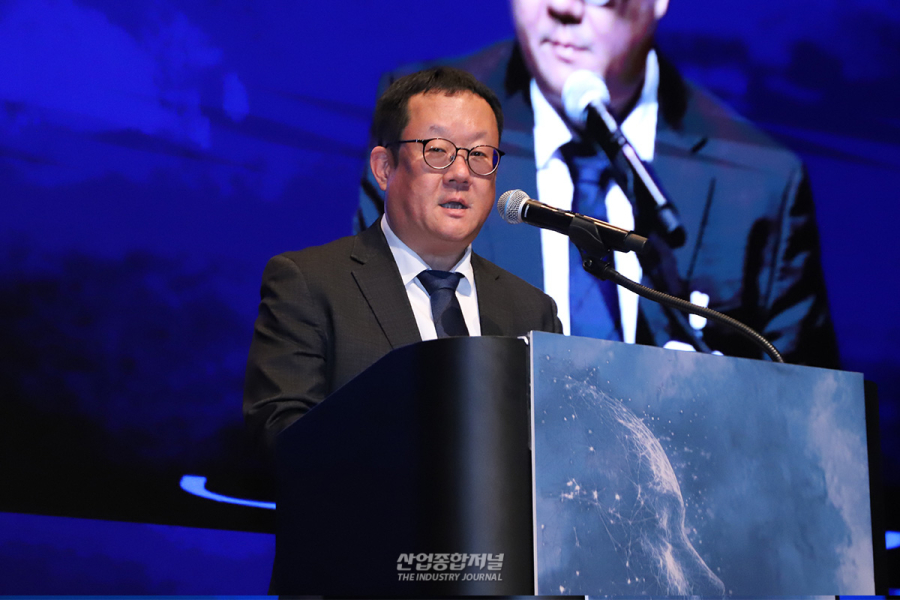 ‘2026 SW 산업전망 컨퍼런스’ 개최…“AI 착화제 SW, 냉철한 진단과 치밀한 안목 필요해” - 산업종합저널 전자