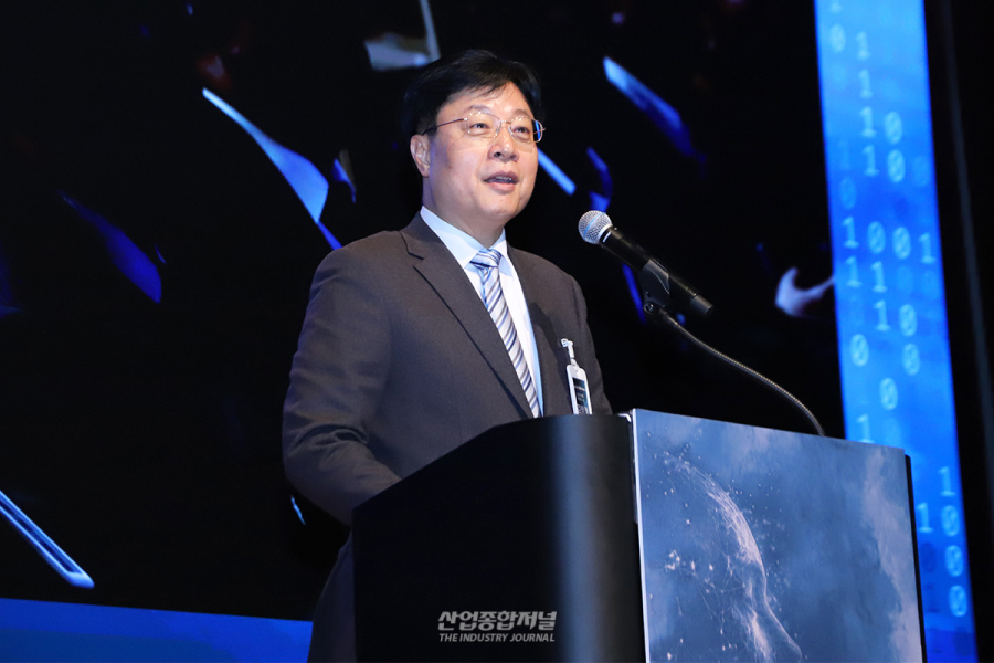 ‘2026 SW 산업전망 컨퍼런스’ 개최…“AI 착화제 SW, 냉철한 진단과 치밀한 안목 필요해” - 산업종합저널 전자