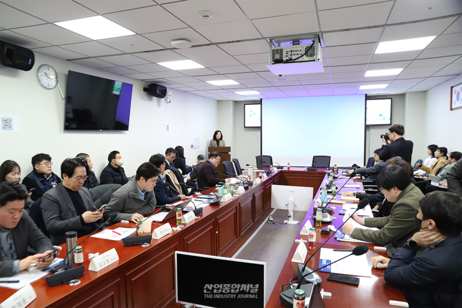 국회서 한국 재활용 한계 짚는 ‘재활용의 기준을 다시 묻다’ 토론회 개최 - 산업종합저널 동향