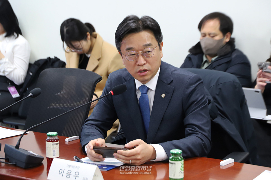 국회서 한국 재활용 한계 짚는 ‘재활용의 기준을 다시 묻다’ 토론회 개최 - 산업종합저널 동향