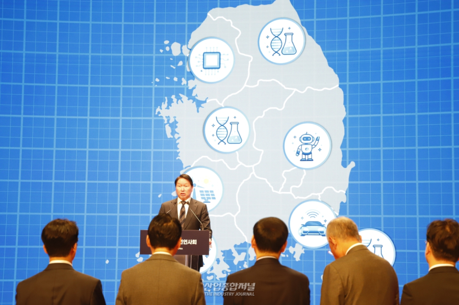 "절체절명의 위기 넘었다"… 멈춰 선 한국 경제, 다시 엑셀 밟았다 - 산업종합저널 동향