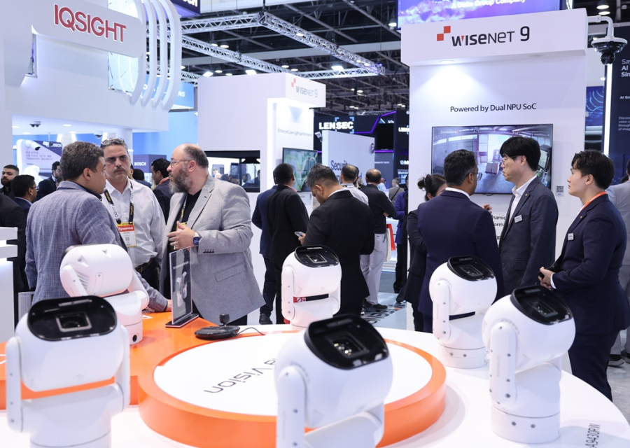 영하 50도·영상 60도 ‘거뜬’…한화비전, 중동서 ‘극한 AI 카메라’ 첫선 - 산업종합저널 전자