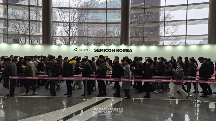 [산업View] ‘AI 메가 사이클’ 올라탄 반도체, 서울로 집결… 역대급 ‘세미콘 코리아’ 개막 - 산업종합저널 전자