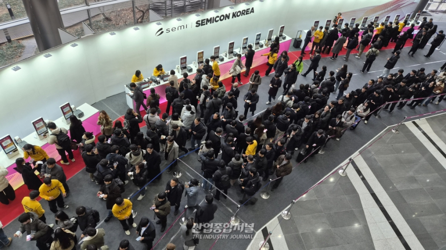 [산업View] ‘AI 메가 사이클’ 올라탄 반도체, 서울로 집결… 역대급 ‘세미콘 코리아’ 개막 - 산업종합저널 전자