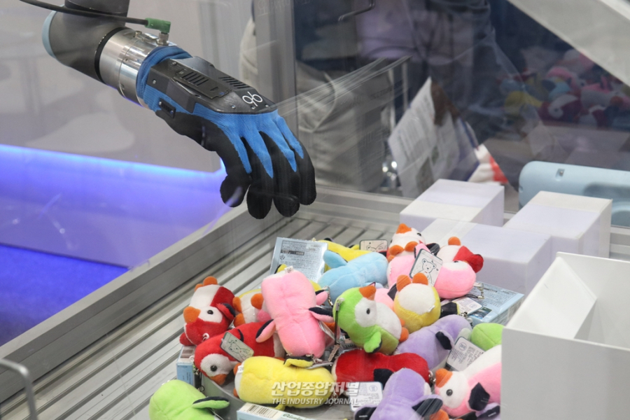 AW 2026, 중국 휴머노이드 ‘빅5’ 한국 상륙… 애지봇·화웨이 등 총출동 - 산업종합저널 FA