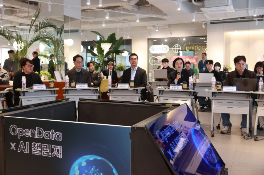 중기부, ‘OpenData X AI’ 스타트업 6개사 선정… 페르소나AI·혜움 등 발탁 - 산업종합저널 정책
