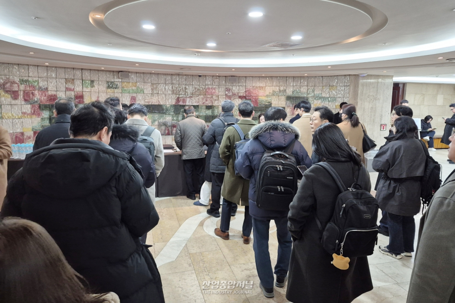 3년 만에 문 열린 네이버 뉴스, 진입장벽은 ‘철옹성’ 됐다 - 산업종합저널 동향