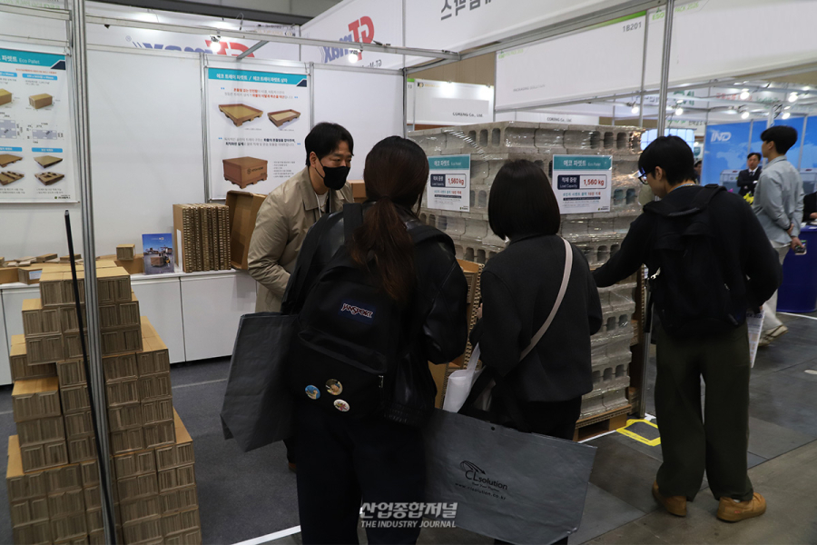 시멘트 블록 10단 적재 가능한 골판지 팔레트 - 산업종합저널 부품