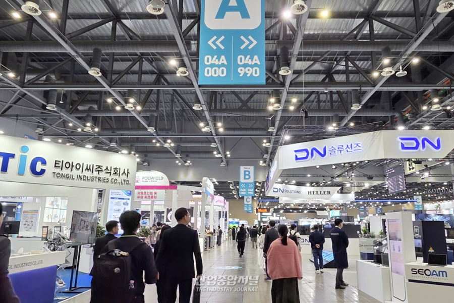 ‘AI 자율제조’ 전면에… SIMTOS 2026 개막 - 산업종합저널 부품