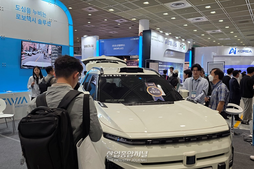 에스더블유엠, WIS 2026서 자율주행 로보택시 실증 성과 공개 - 산업종합저널 전자