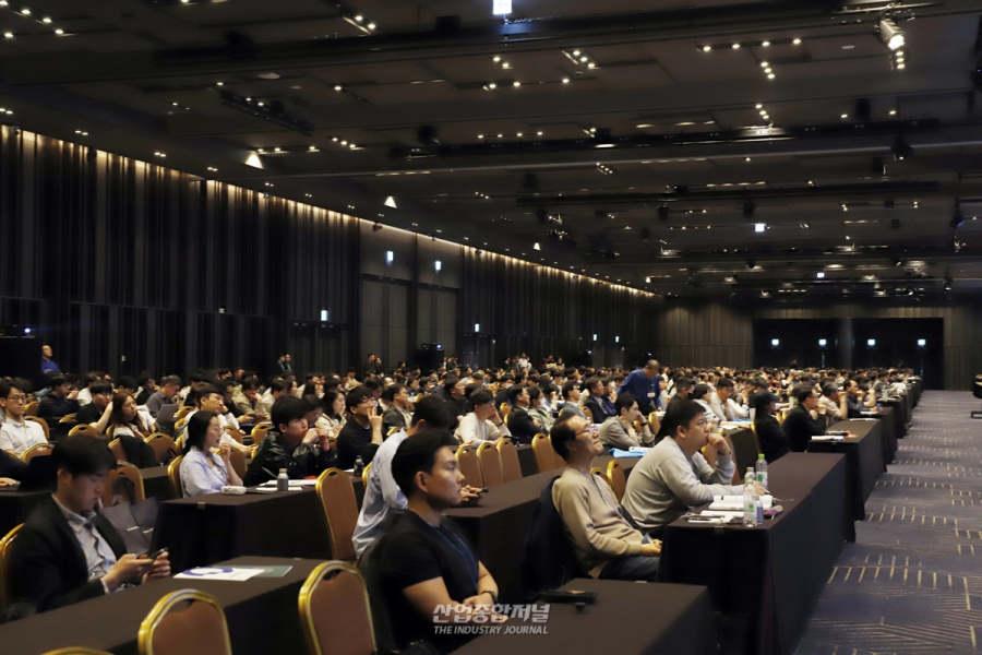 [산업VIEW] 자율제조 AI 월드쇼(AMWS), AI가 주도하는 제조산업 미래상 제시 - 산업종합저널 FA