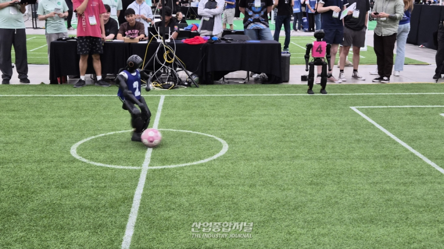 [산업 View] 축구장 벗어난 휴머노이드, 제조 현장 실증 무대 올랐다 - 산업종합저널 FA