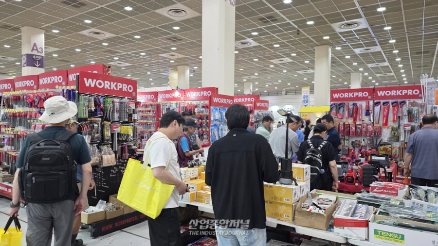 [산업 View] 건축자재 전시회가 AI·로보틱스까지 품었다…코리아빌드위크 개막 - 산업종합저널 FA