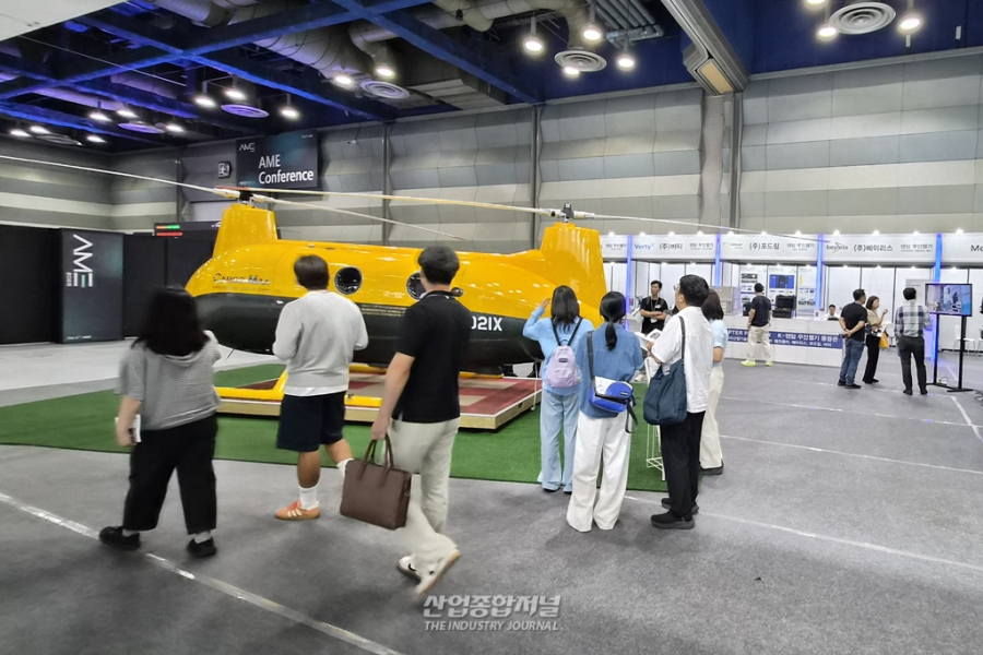 [산업 View] 활주로 없이 뜨는 K-탠덤 무인헬기…민군 수송기술 한자리에 - 산업종합저널 부품