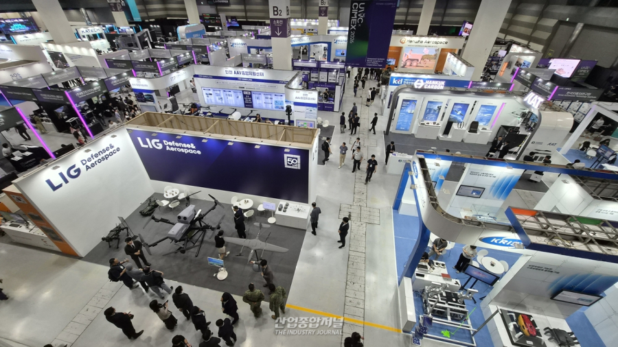 [산업 View] 드론 위협에 맞서는 대드론 전략…코엑스에서 열린 C-UAS 포럼 - 산업종합저널 부품
