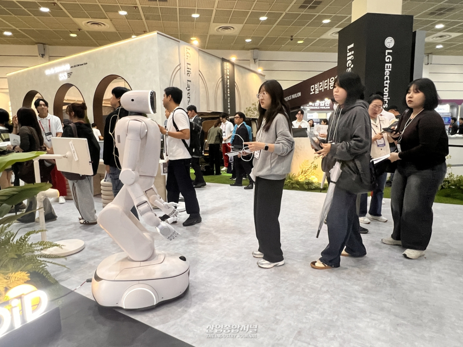 [산업 View] LG전자, KES 2026서 차량용 AI·데이터센터 냉각·스마트팩토리 선보여 - 산업종합저널 전자