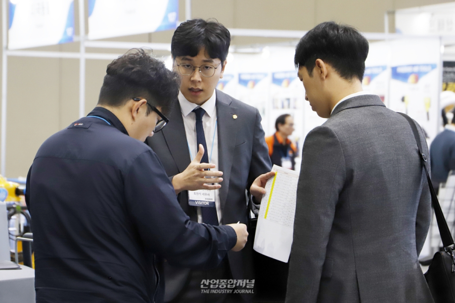 [산업 View] 국제 공구·스마트 용접 자동화전, 인력난 대응 방안 제시 - 산업종합저널 FA
