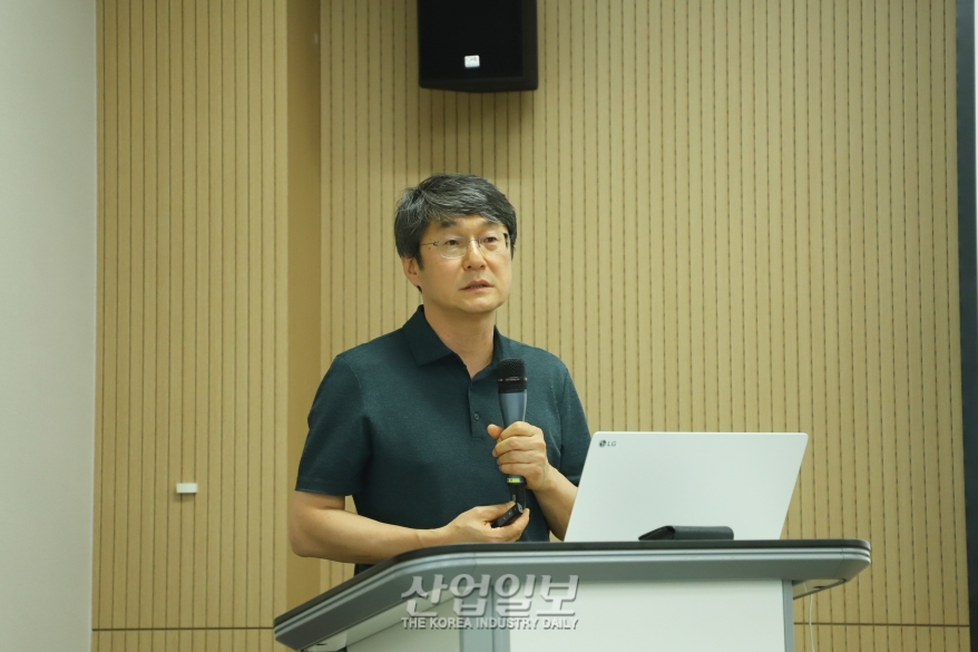 제조업의 새로운 패러다임, “기술 혁신, 재료, 사회적 필요 살펴야”