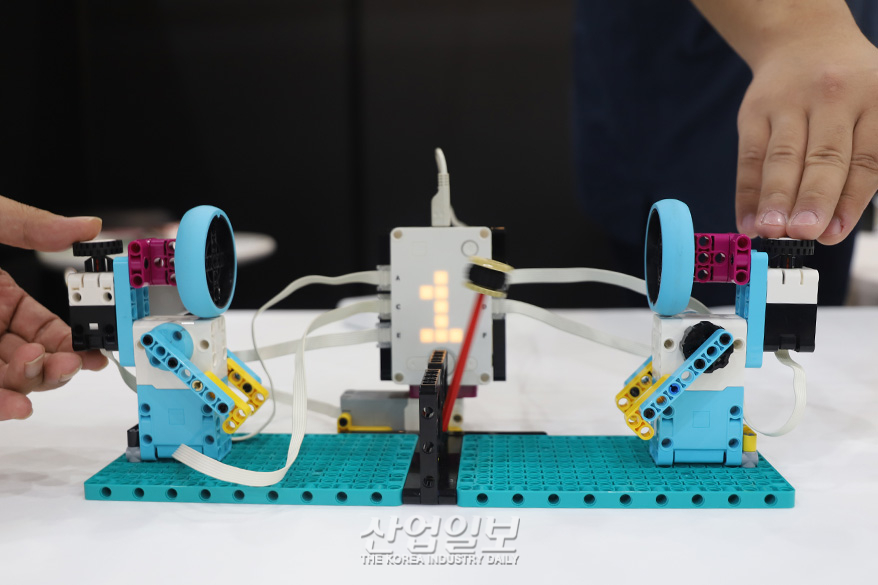 블록과 AI로 직접 만들어보는 ‘배구 게임 로봇’