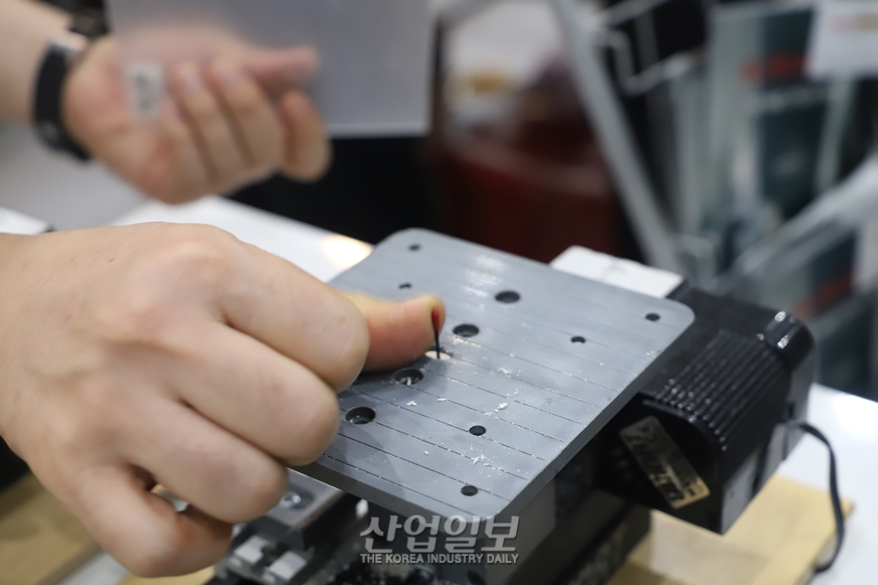 안전 설비로 공작기계 꿈나무 육성