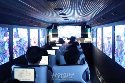 OLED 창문의 마법으로 “역사 여행 즐겨봐요”