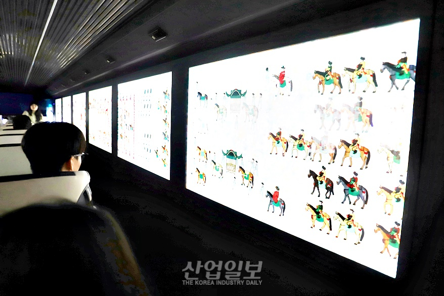 OLED 창문의 마법으로 “역사 여행 즐겨봐요”