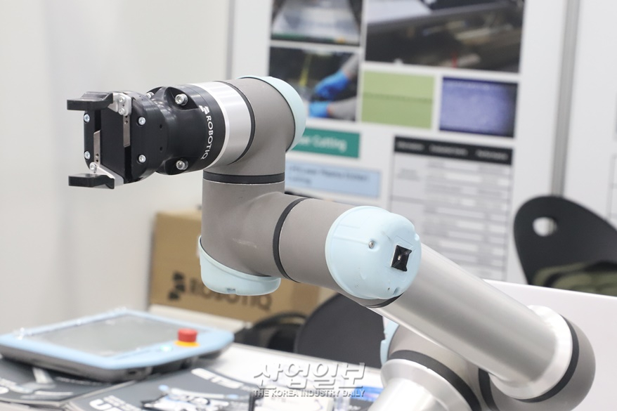 [포토뉴스] 국내 디스플레이 산업 트렌드 제시하는 '충남 기업'