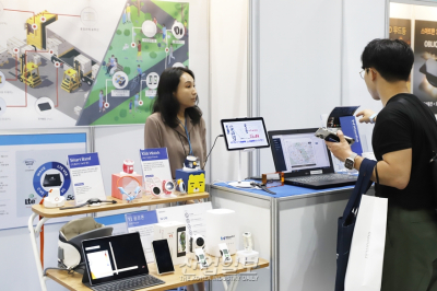 [포토뉴스]현장 근로자 안전 살피는 ‘스마트밴드’