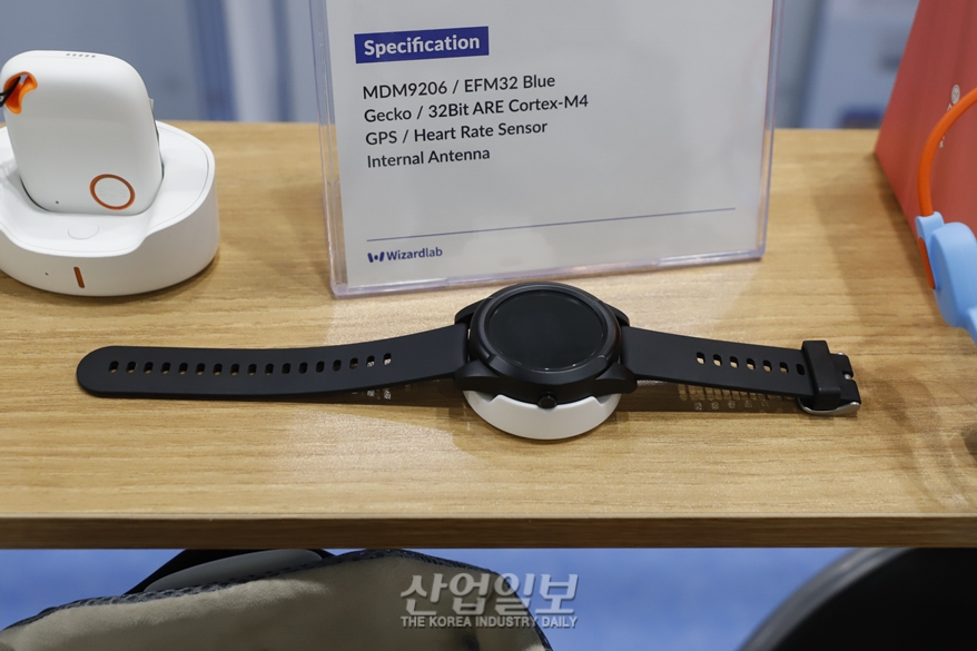 [포토뉴스]현장 근로자 안전 살피는 ‘스마트밴드’